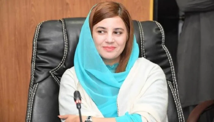 عدالتی حکم کے باوجود زرتاج گل کا نام سفری پابندی کی فہرست سے خارج نہیں ہوا، توہین عدالت کی درخواست دائر